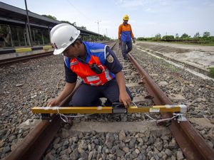 Jalur KA Dicek Jelang Libur Nataru, Begini Potretnya