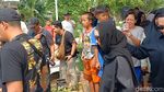 Jeje Govinda Antar Ibunda ke Peristirahatan Terakhir-Kehadiran Nagita Slavina