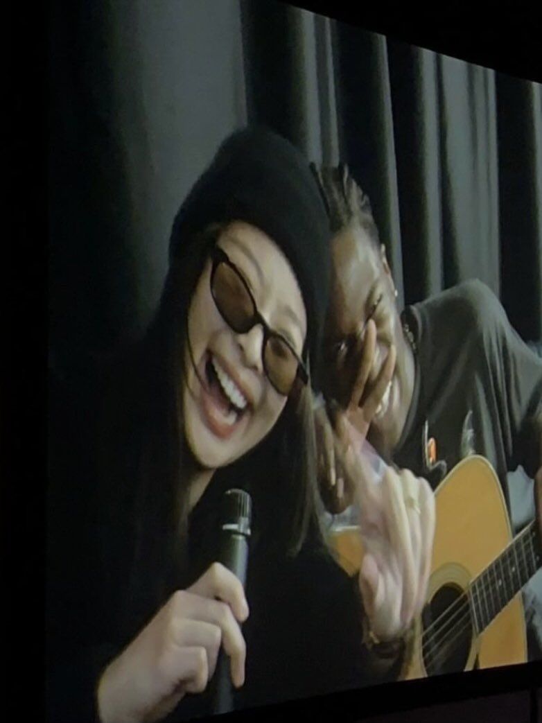 Jennie BLACKPINK jadi penerjemah di konser Daniel Caesar