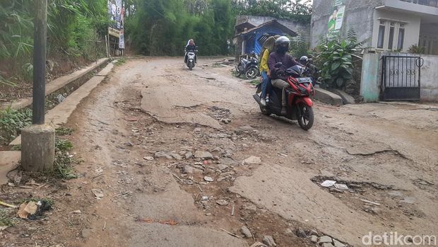 Kondisi Jalan Narawita