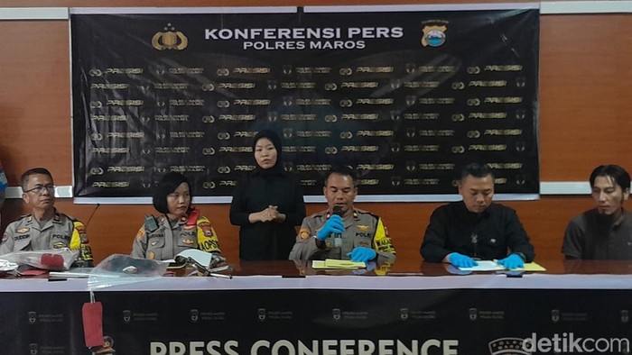 Konferensi pers pembunuhan ayah dan anak di Maros.