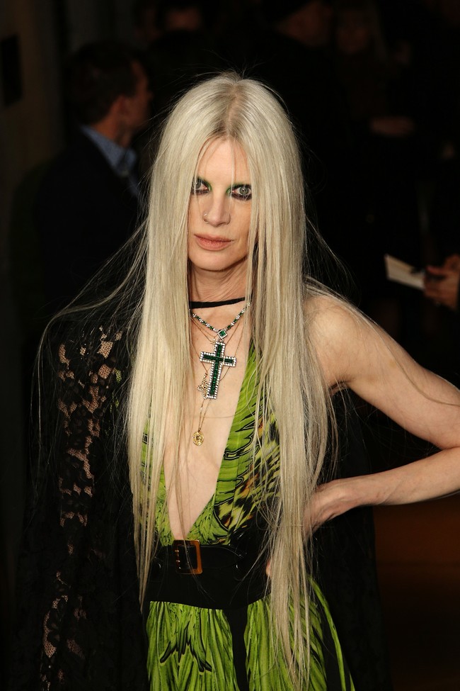 Gaya Kristen McMenamy di after-party Brit Awards 2013. Ramput pirang panjangnya mencuri atensi. (Foto: Miles Willis/Invision/AP)