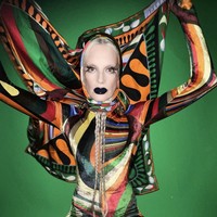 Belakangan, kolom Instagram model yang pernah menjadi muse Karl Lagerfeld itu penuh hujatan lantaran iklan kontroversial Zara. Ia bahkan sampai dituduh ikut mendukung genosida Palestina. (Foto: Instagram/@kristen_mcmenamy)