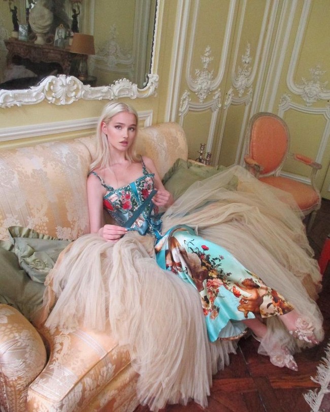 Lara Cosima Henckel von Donnersmarck adalah bangsawan keturunan Jerman-Amerika yang jadi sensasi di media sosial. Sering menampilkan sisi mewah kehidupannya yang disebut netizen bak serial Gossip Girl. Foto: Instagram Lara Cosima