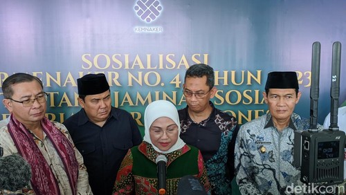 Menteri Ketenagakerjaan (Menaker) RI Ida Fauziyah saat berkunjung ke Lombok, Selasa (12/12/2023). Foto: (Ahmad Viqi/detikBali).