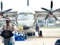 Menhan Prabowo Serahkan 5 Pesawat NC-212i Buatan Lokal ke TNI AU