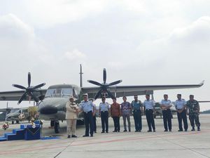 Prabowo Serahkan 5 Unit Pesawat NC212i ke TNI AU