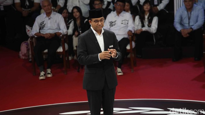 Momen Anies Berbicara Perdana di Panggung Debat Pilpres 2024