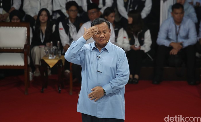 Momen Saling Menanggapi 3 Paslon Capres di Debat Perdana