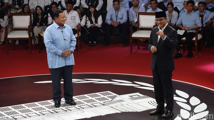 Momen Saling Menanggapi 3 Paslon Capres di Debat Perdana