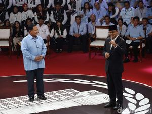 Prabowo Sindir Susah Kalau Nyalahin Angin, Anies Sentil Bicara Pakai Fiksi