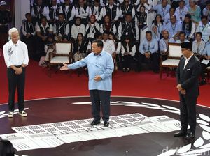 Momen Saling Menanggapi 3 Paslon Capres di Debat Perdana