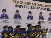 Momen UP Kukuhkan Enam Guru Besar Baru