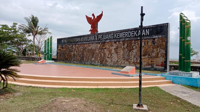 Monumen Korban 40.4000 Jiwa di Bulukumba.