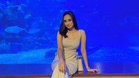 Nadira Sungkar fans berat Wali. Ia sampai nggak bisa tidur tiga malam saat dihubungi pihak band itu untuk jadi model video klip. (Foto: dok Instagram)