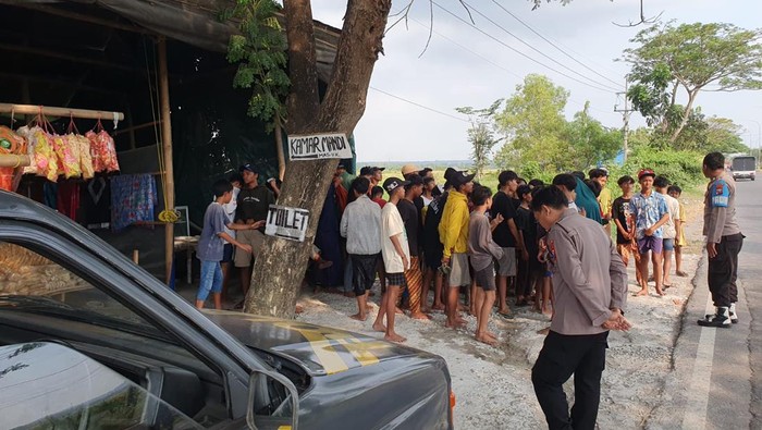 Para remaja saat terjaring razia di kawasan Suramadu