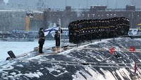 Kedua kapal selam tersebut akan bergabung dengan armada Pasifik pada Angkatan Laut Rusia. Sputnik/Kirill Iodas/Pool via Reuters.  