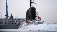 Selain dua kapal selam baru tersebut, Rusia juga sedang merakit delapan kapal selam nuklir lainnya. Sputnik/Kirill Iodas/Pool via Reuters.  