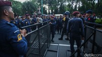 Kapolres Metro Jakarta Pusat Kombes Susatyo mengatakan pihaknya melibatkan kendaraan taktis untuk pengamanan kali ini. Hal ini dilakukan sebagai antisipasi dari segala kemungkinan yang terjadi.