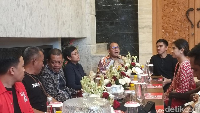 Pertemuan Wali Kota Makassar Danny Pomanto bersama Kaesang di Makassar. (Arul/detikSulsel)
