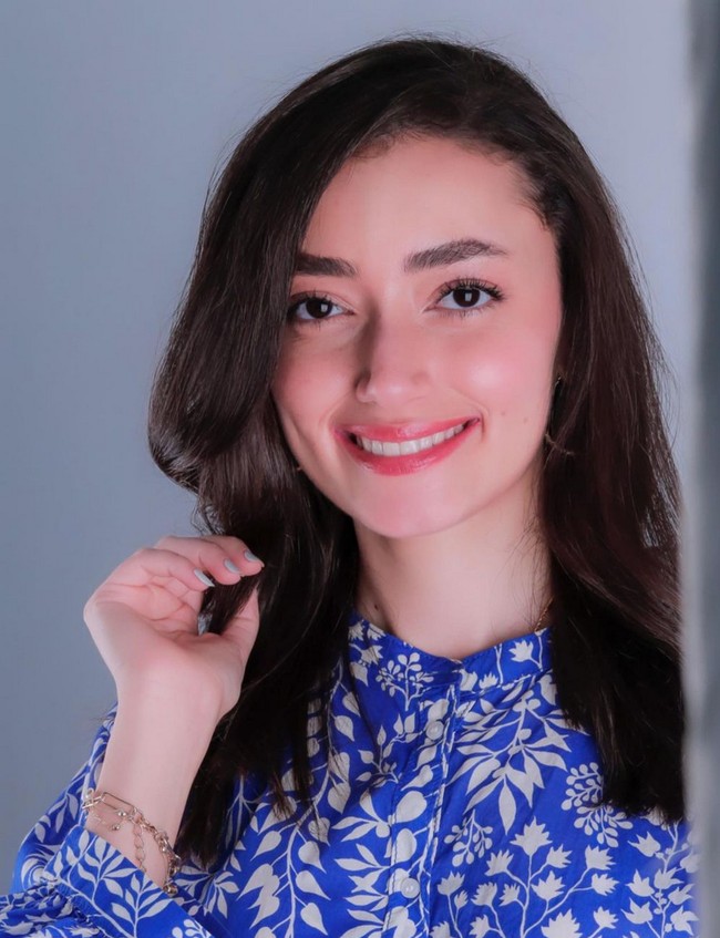 Wanita 22 tahun ini menyelesaikan sekolah menengahnya di American International School of Gaza. Ingin mendalami dunia komunikasi dan media, dia melanjutkan pendidikan tinggi di Eastern Mediterranean University dari 2019 - 2022. Foto: Instagram/@byplestia