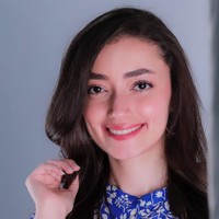 Wanita 22 tahun ini menyelesaikan sekolah menengahnya di American International School of Gaza. Ingin mendalami dunia komunikasi dan media, dia melanjutkan pendidikan tinggi di Eastern Mediterranean University dari 2019 - 2022. Foto: Instagram/@byplestia