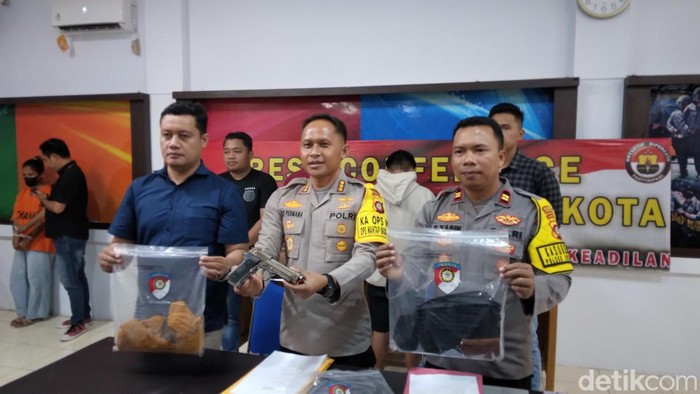 Polisi menangkap pelaku penganiayaan menggunakan pistol mainan di Gorontalo.