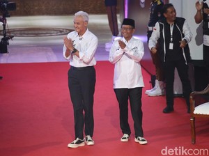 Ganjar-Mahfud Pakai Sneakers Ramah Lingkungan di Debat Capres, Ini Harganya