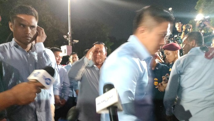 Prabowo Subianto tiba di KPU (Anggi/detikcom)