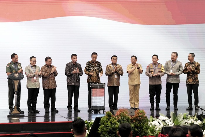 Presiden RI Joko Widodo saat membuka Peringatan Hari Antikorupsi Sedunia (Hakordia) 2023 yang digelar di Istora Senayan, Jakarta, Selasa (12/12/2023).