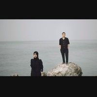 Tidak ada pose mesra antara Adiba Khanza dan Egy Maulana saat menjalani sesi prewedding. Keduanya bahkan tak saling bersentuhan. Foto: Dok. Instagram @antzcreator