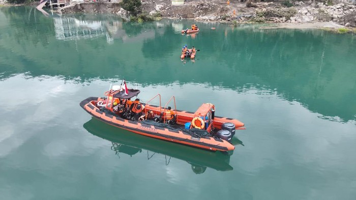 Proses pencarian korban banjir bandang Humbahas. (Dok. Basarnas Medan)
