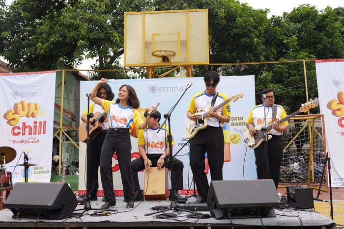 Reality Club Digandeng Emina yang Rilis Suncsreen Remaja