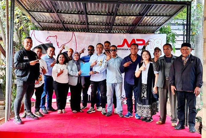 Relawan Timur for Gibran (T4G) mendeklarasikan dukungan kepada pasangan Prabowo Subianto-Gibran Rakabuming Raka di Rumah Pemenangan Nasional