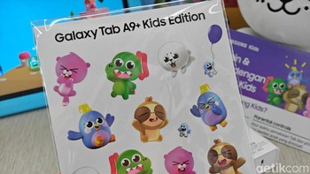 Diberikan Kids Sticker yang bisa ditempel di case. Foto: Adi Fida Rahman/detikINET