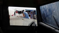 Disebutkan bahwa sekitar 180 calon ibu setiap hari mempertaruhkan nyawa mereka untuk melahirkan tanpa perawatan medis yang memadai dengan menjalani operasi caesar dan operasi darurat tanpa sterilisasi, anestesi, atau obat penghilang rasa sakit.