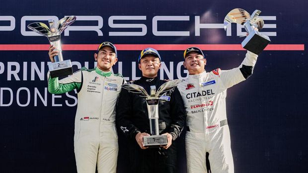 Tim Citadel Racing turun di ajang Porsche Sprint Challenge Indonesia. Pebalap Aldio Oekon dua kali naik podium