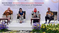 Pemberdayaan dilakukan melalui pelatihan nutrisi, literasi keuangan dan UMKM untuk meningkatkan kesejahteraan para petani sawit. 