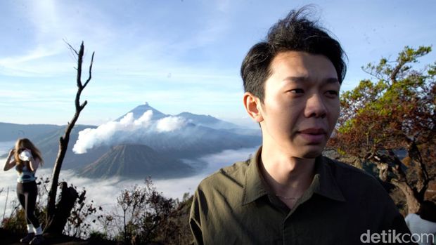 Turis China ramai berkunjung ke Bromo pada Kamis (7/12/2023).