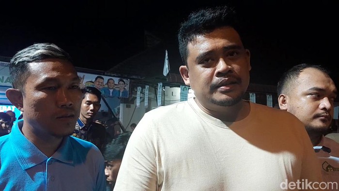 Wali Kota Medan Bobby Nasution usai nobar debat perdana capres-cawapres bersama relawan di Medan (Nizar Aldi/detikSumut)