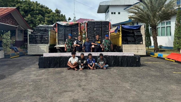 4 ABK penyelundup 9,2 juta batang rokok ilegal ditangkap di Aceh. (Dok Bea Cukai Aceh)