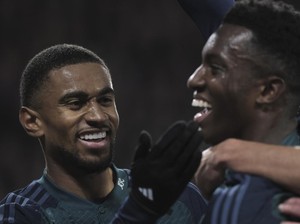 Fase Grup Tuntas, Arsenal Harus Berbahagia