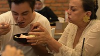 Tak hanya di bidan entertainment saja, Baim Wong juga baru membuka bisnis kuliner terbarunya yang bernama Sate Celup. Foto: Instagram @baimwong