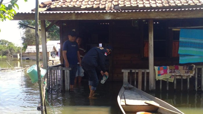 Banjir akibat luapan anak Sungai Komering membuat 93 KK terdampak.