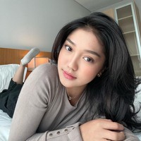 Chika juga diketahui sempat menjadi salah satu talent di RANS Entertainment milik Raffi dan Nagita. Namanya kemudian semakin banyak dikenal usai dikabarkan berpacaran dengan Thariq Halilintar. Sayangnya hubungan keduanya hanya berlangsung sekitar 3 bulan. Foto: dok Instagram