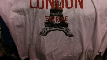 Sejak kapan ya London ada Menara Eifel? Foto: Boredpanda
