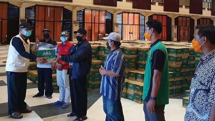 Gerakan Masjid Bersih 2024 Siap Sambut Bulan Ramadhan DMI menjalin kerja sama dengan Unilever Indonesia. Mereka berkolaborasi dalam 'Gerakan Masjid Bersih 2024'.