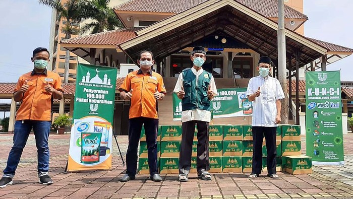 Gerakan Masjid Bersih 2024 Siap Sambut Bulan Ramadhan DMI menjalin kerja sama dengan Unilever Indonesia. Mereka berkolaborasi dalam 'Gerakan Masjid Bersih 2024'.