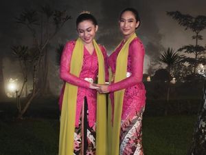 Pementasan Monolog Ariel Tatum-Happy Salma untuk Hari Kartini