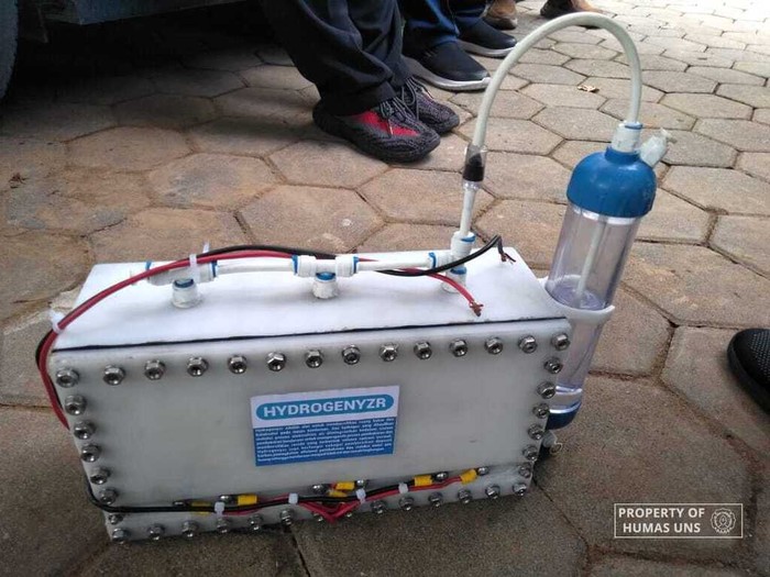 Hydrogenyzr buatan UNS untuk menghemat bahan bakar mobil